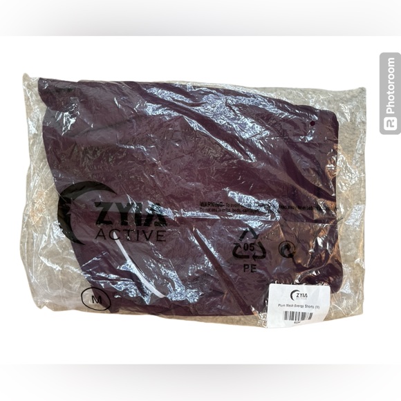ZYIA Plum Mesh Energy Shorts Medium NWT 452 - Picture 14 of 14
